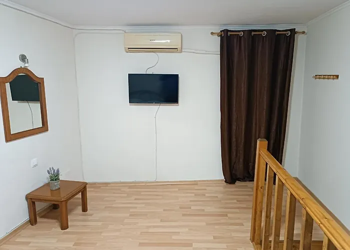 Two-storey Maisonette Next To The Port Mantouki