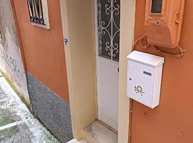 Two-storey Maisonette Next To The Port * Mantouki